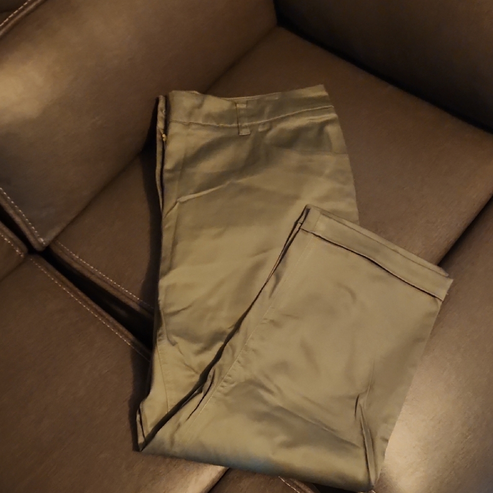 Men's Classic Khaki Chinos
